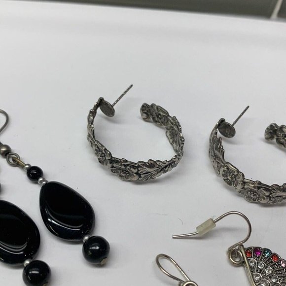 Lot Of 7 Pierced Dangle Drop Earrings - Beaded / Metal Mix - Picture 12 of 12